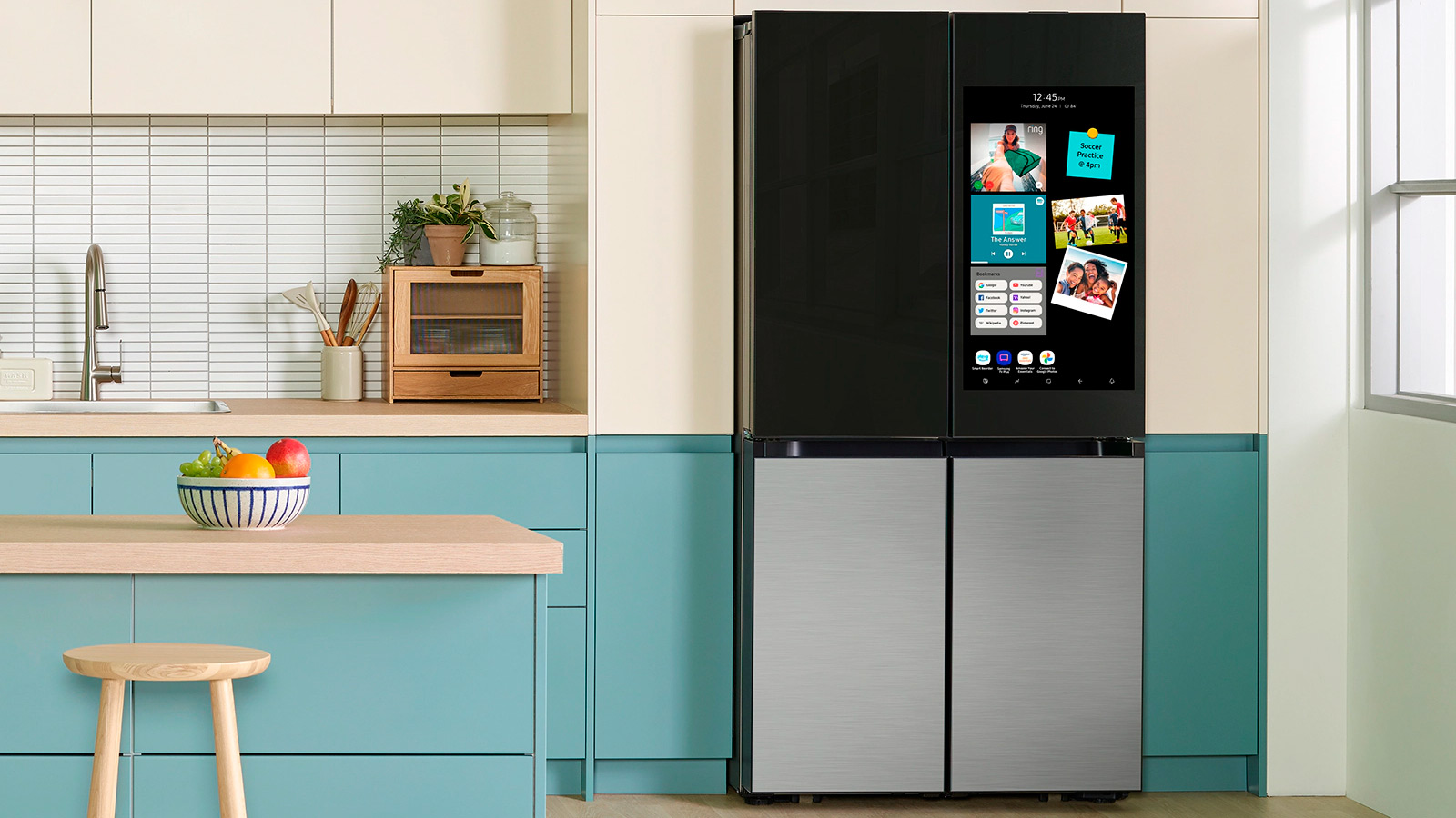 Samsungs Bespoke Family Hub+ har 32-tums display