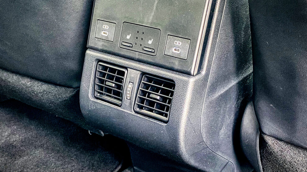 Toyota Bz4X USB-C rear seat