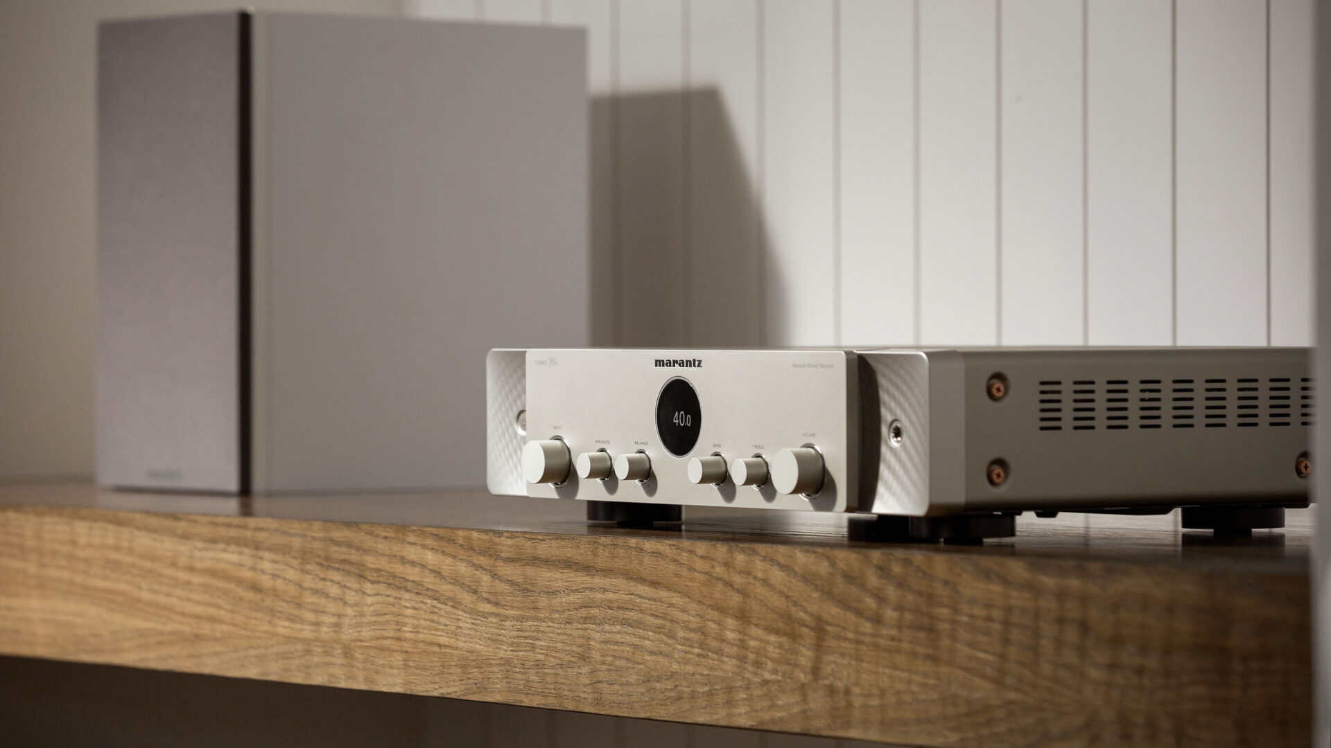 Stereo 70s: Slimmad Marantz-förstärkare för hemmabio i stereo
