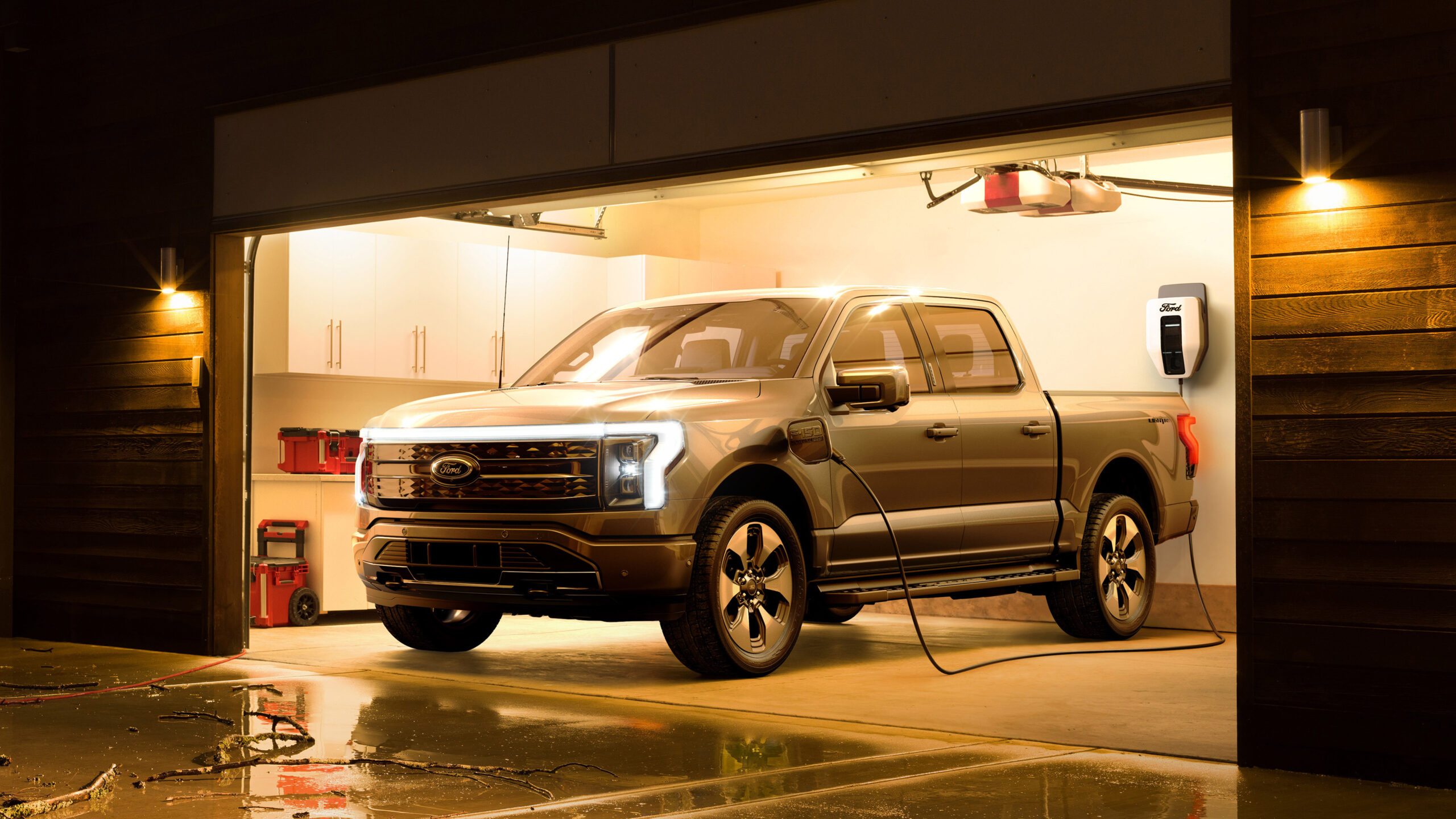 2022 Ford F-150 Lightning Platinum