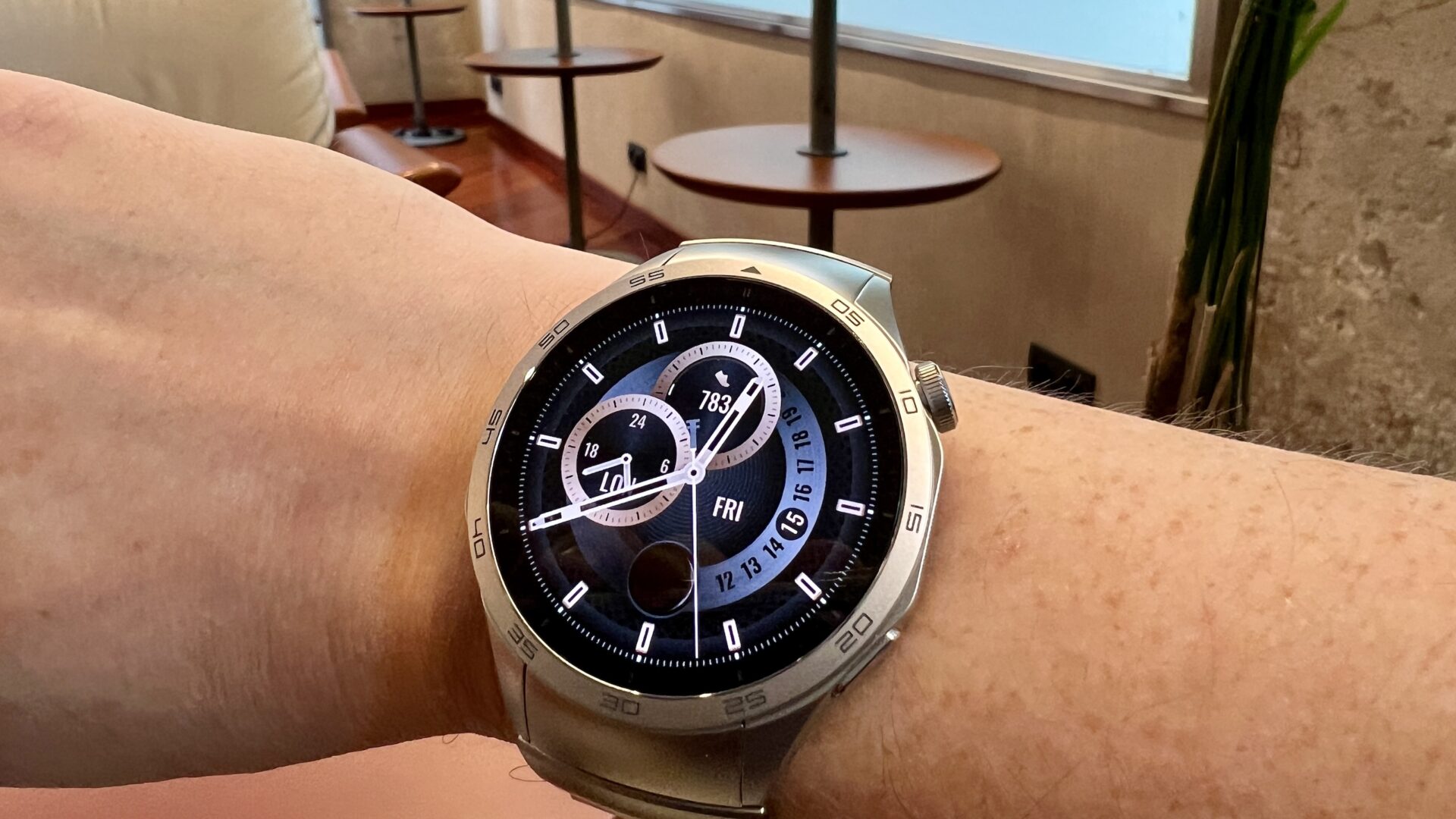 Huawei Watch GT 4 top