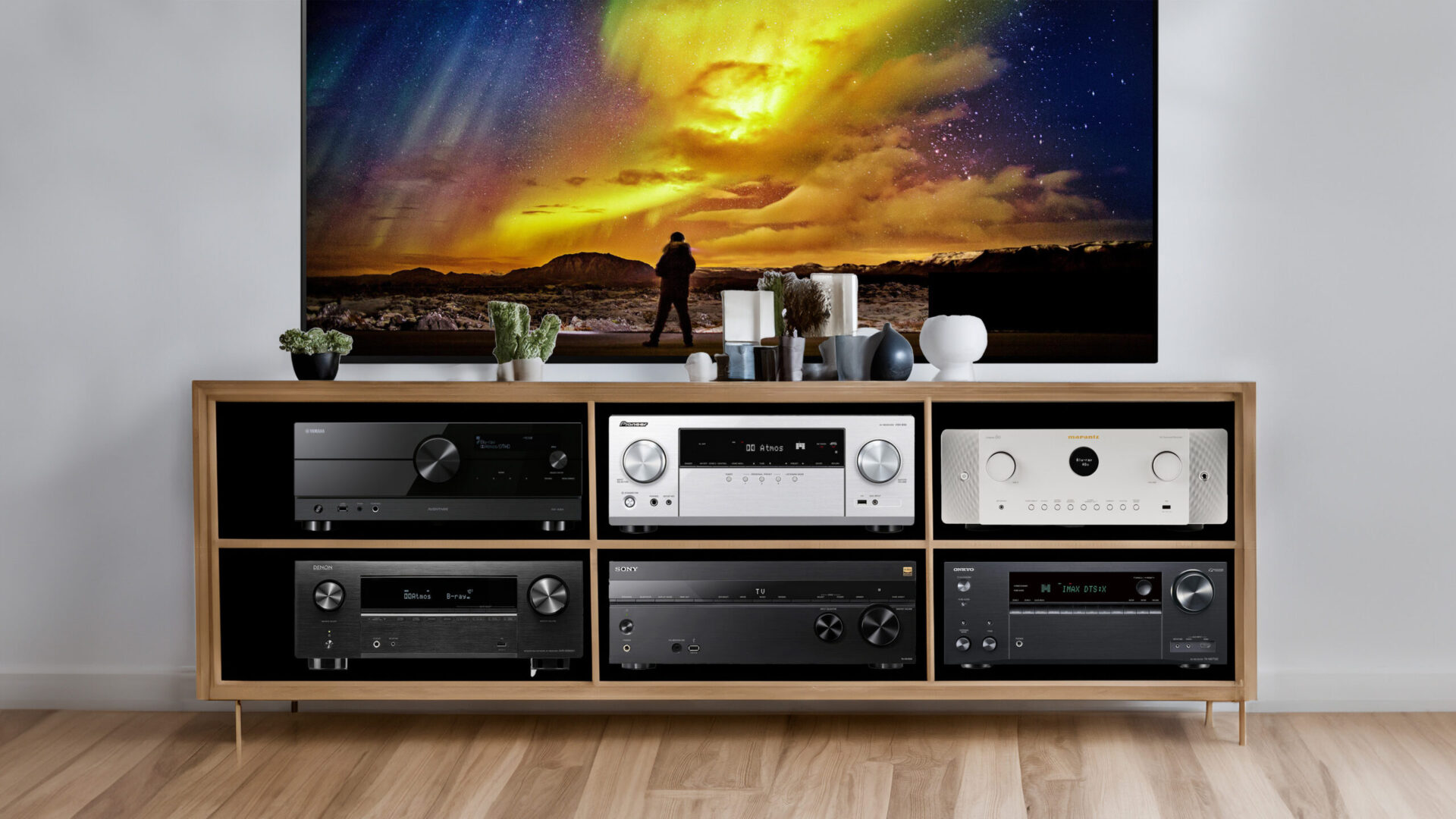 6 surroundförstärkare med Dolby Atmos