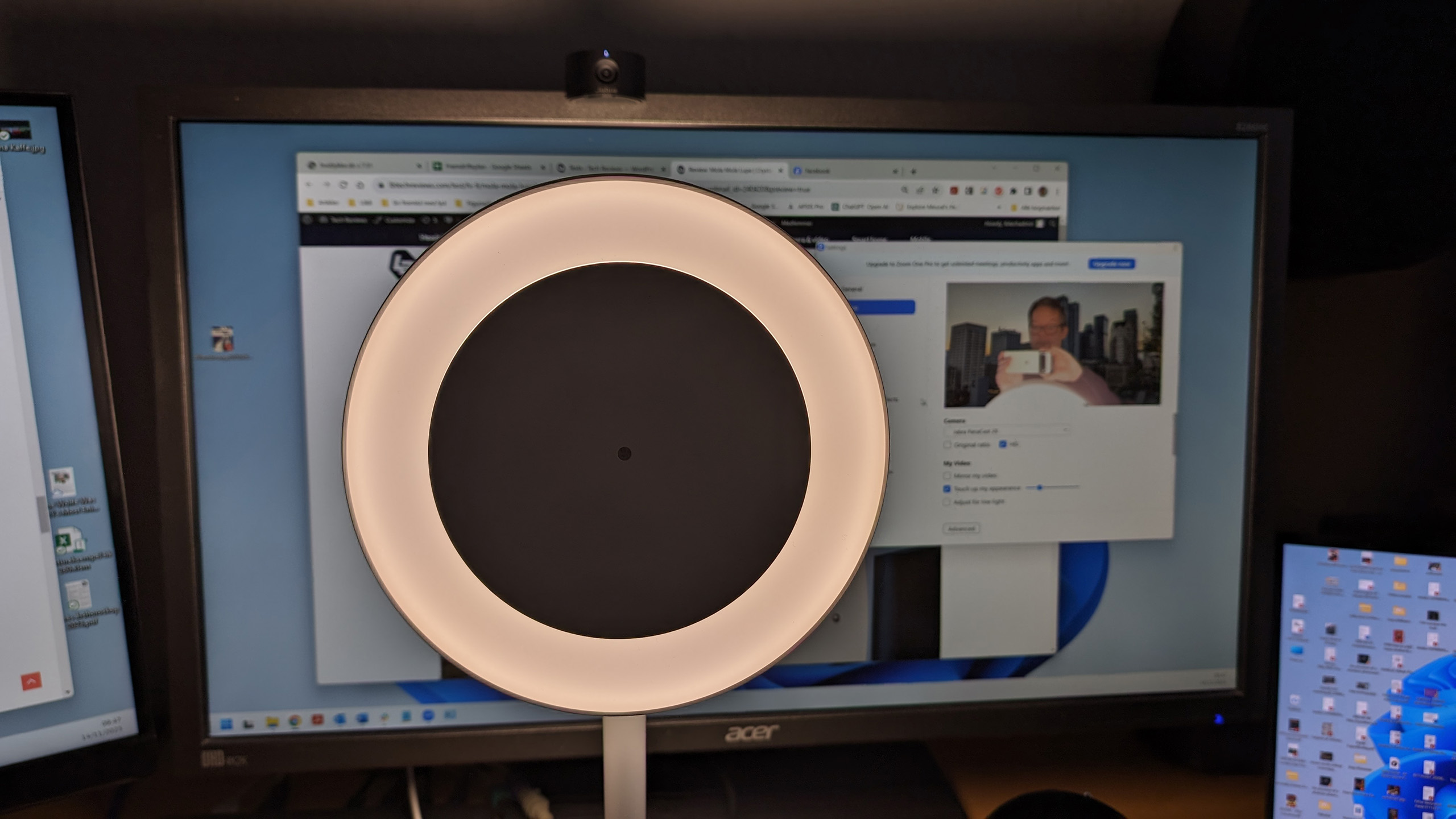 WiZ Portrait Desk Lamp 2 PXL 20231114 084752170