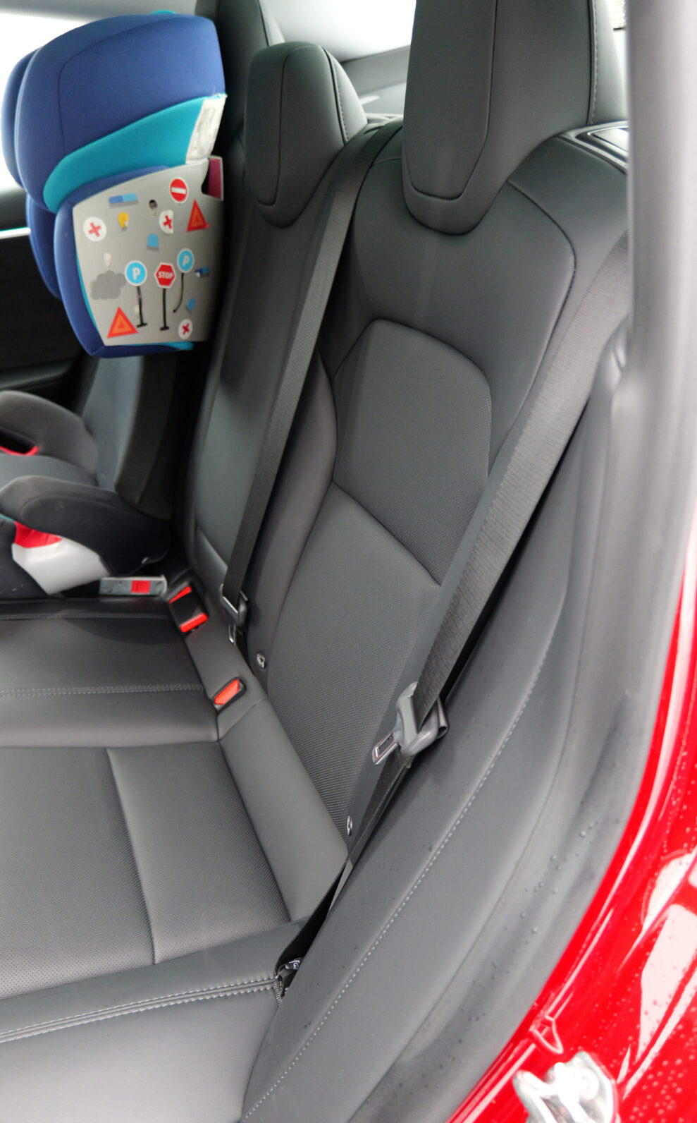 Tesla Model 3 Backseats 2 scaled 1