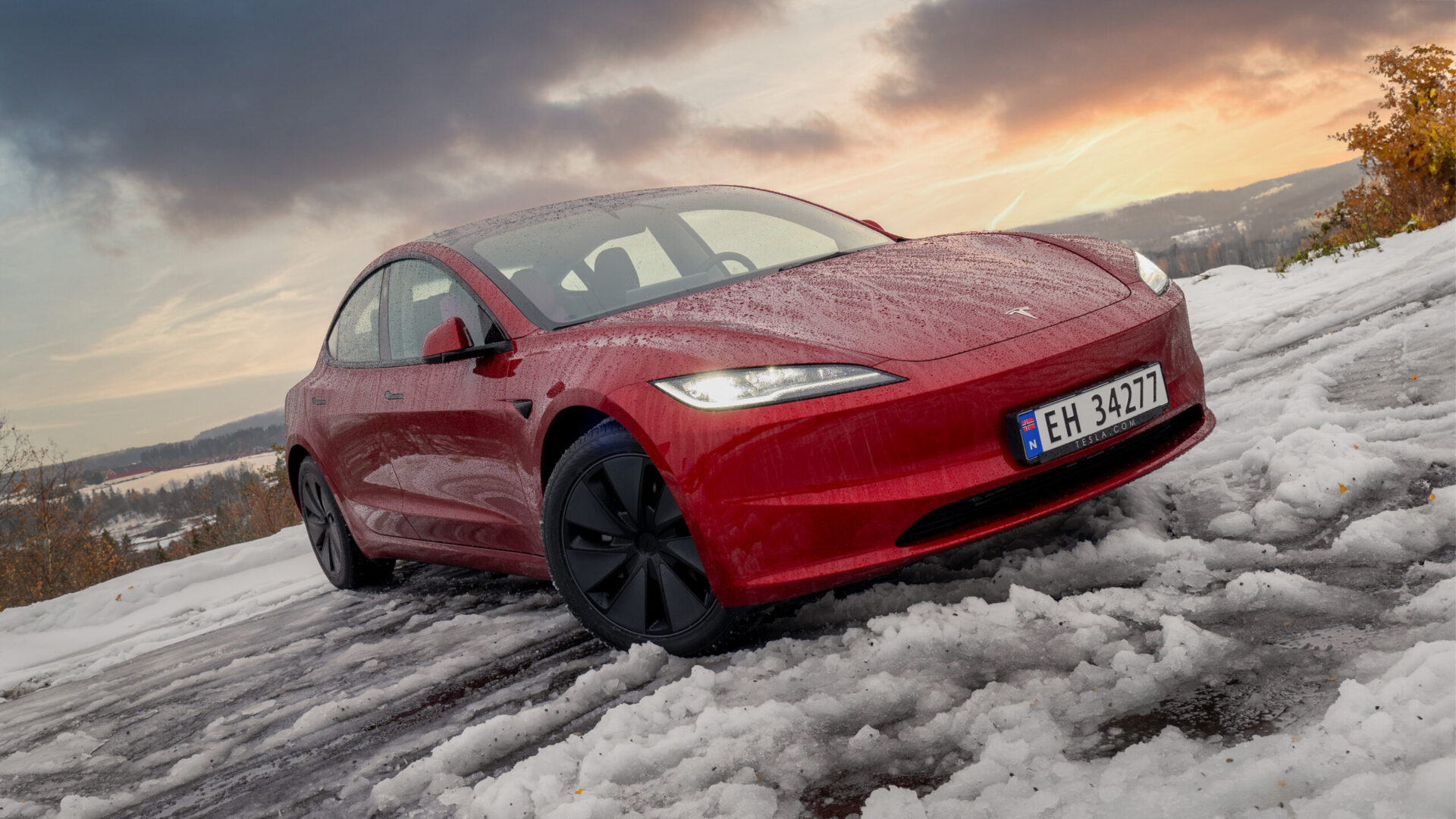 TEST Tesla Model 3 (2025) Long Range Tesla har hört vår bön!
