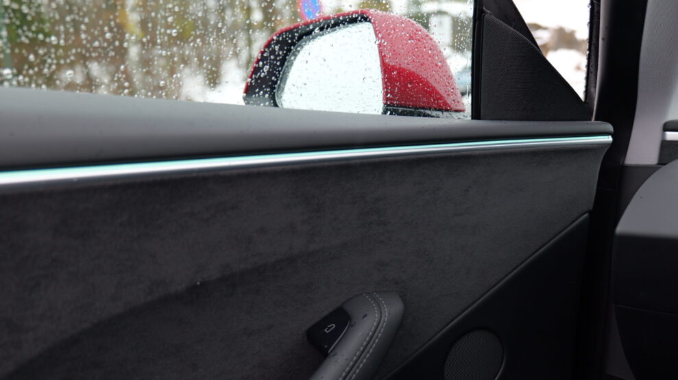 Tesla Model 3 inside 1 scaled 1