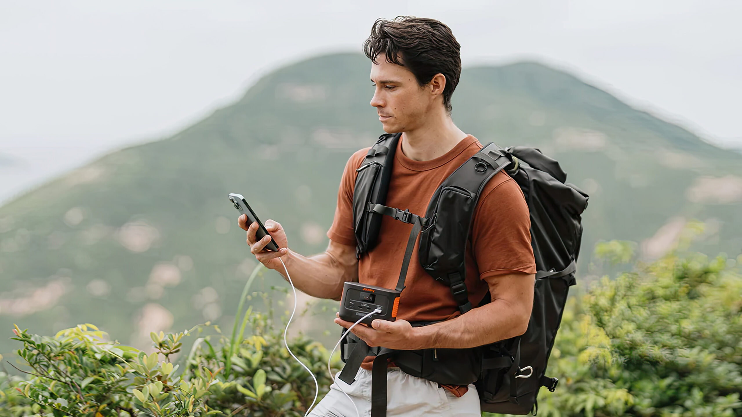 Jackery Explorer 100 Plus 3 Jackery Explorer 100 Plus backpacker