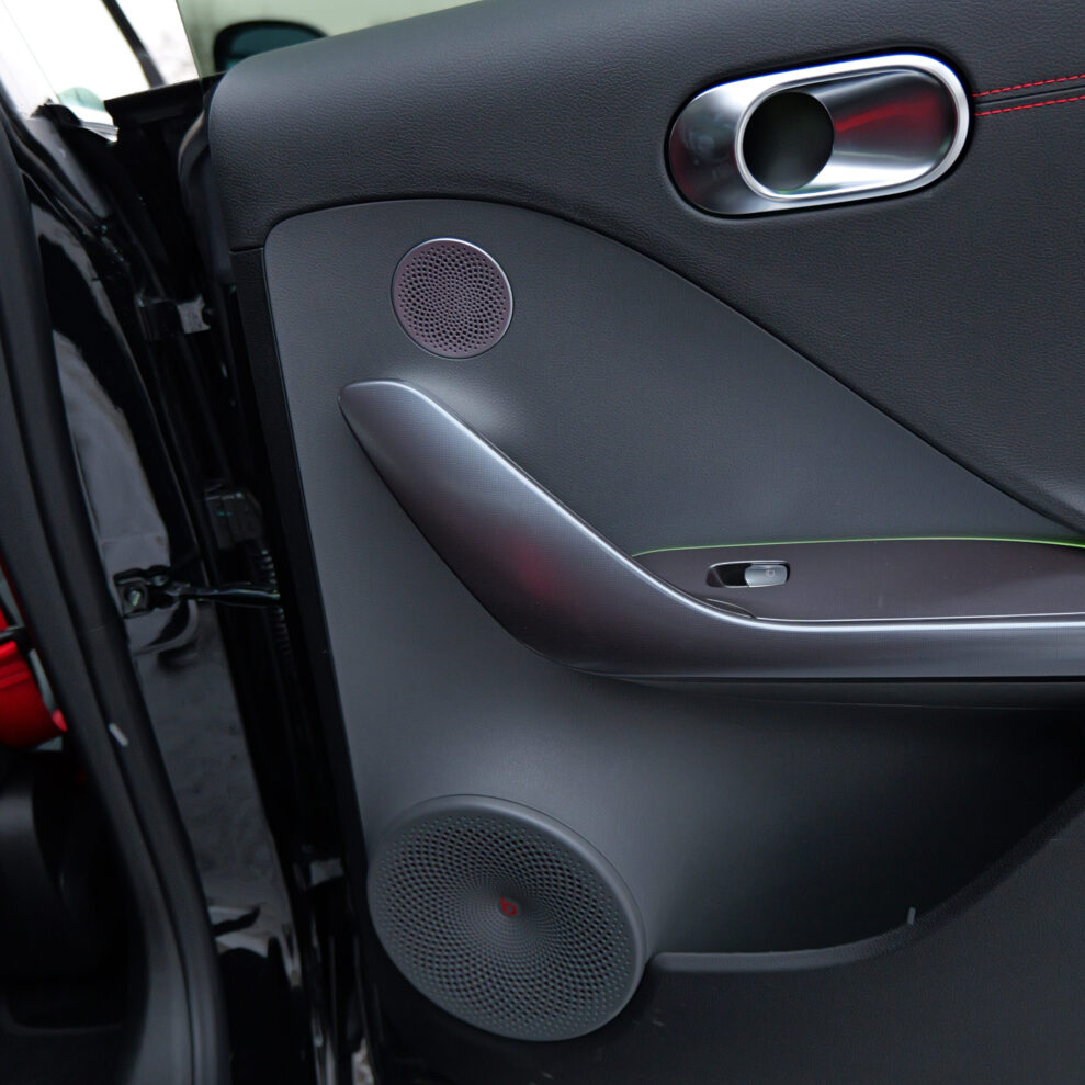 Smart 1 Brabus Beats Audio 1 scaled 1