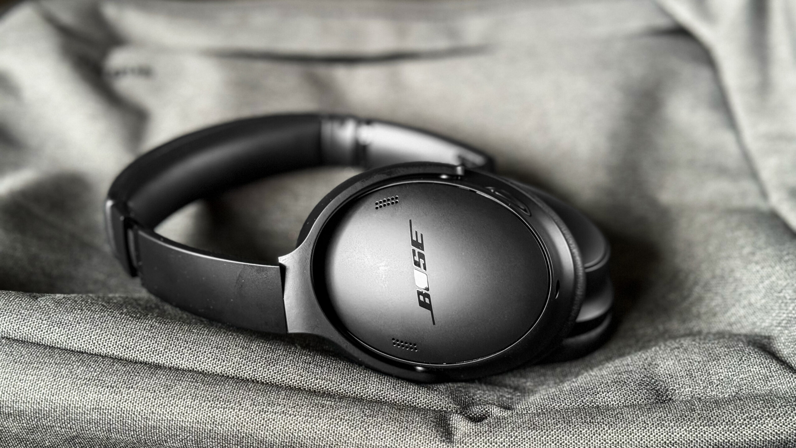 Bose QuietComfort Headphones 4 Bose QuietComfort Headphones SPREAD 2