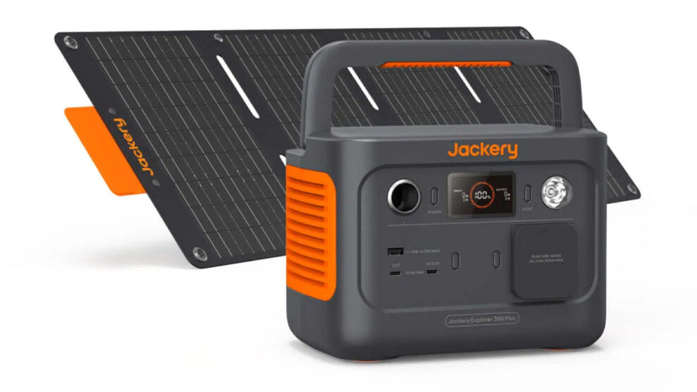 Jackery-Solargenerator-300-Plus.jpg copy