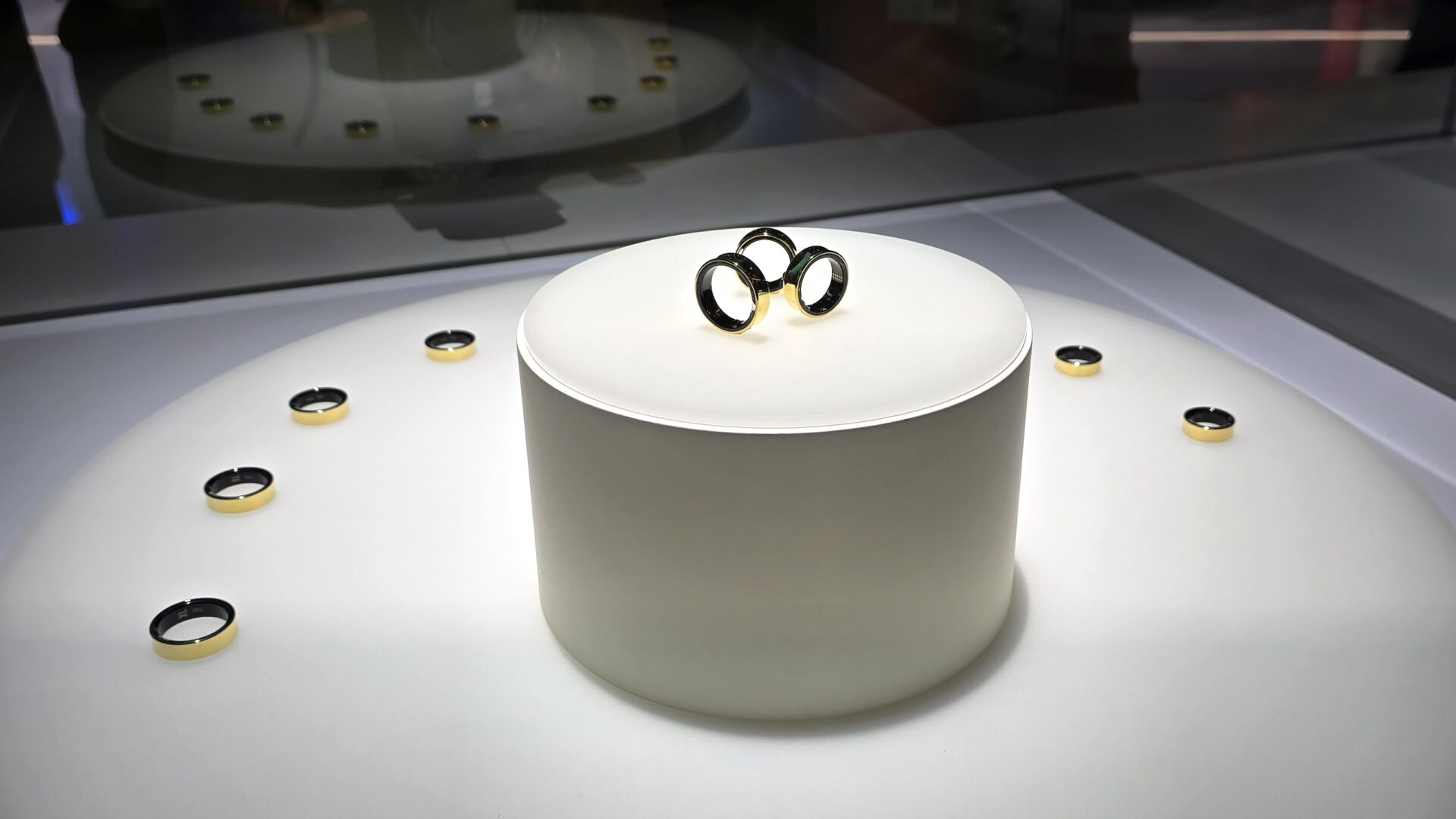 MWC 2024: Samsung visar Galaxy Ring för första gången