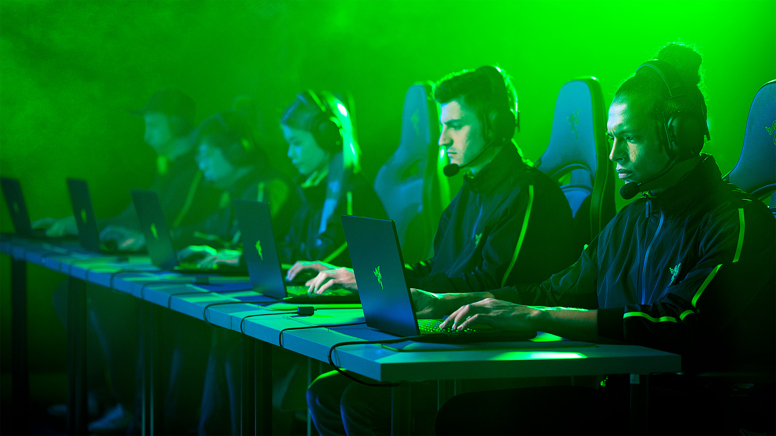 Razer Blackshark V2 HyperSpeed 1 blade16 1849395 R1