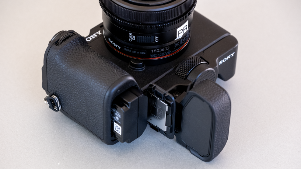 Sony a7CR 4 Sony a7CR 2 1