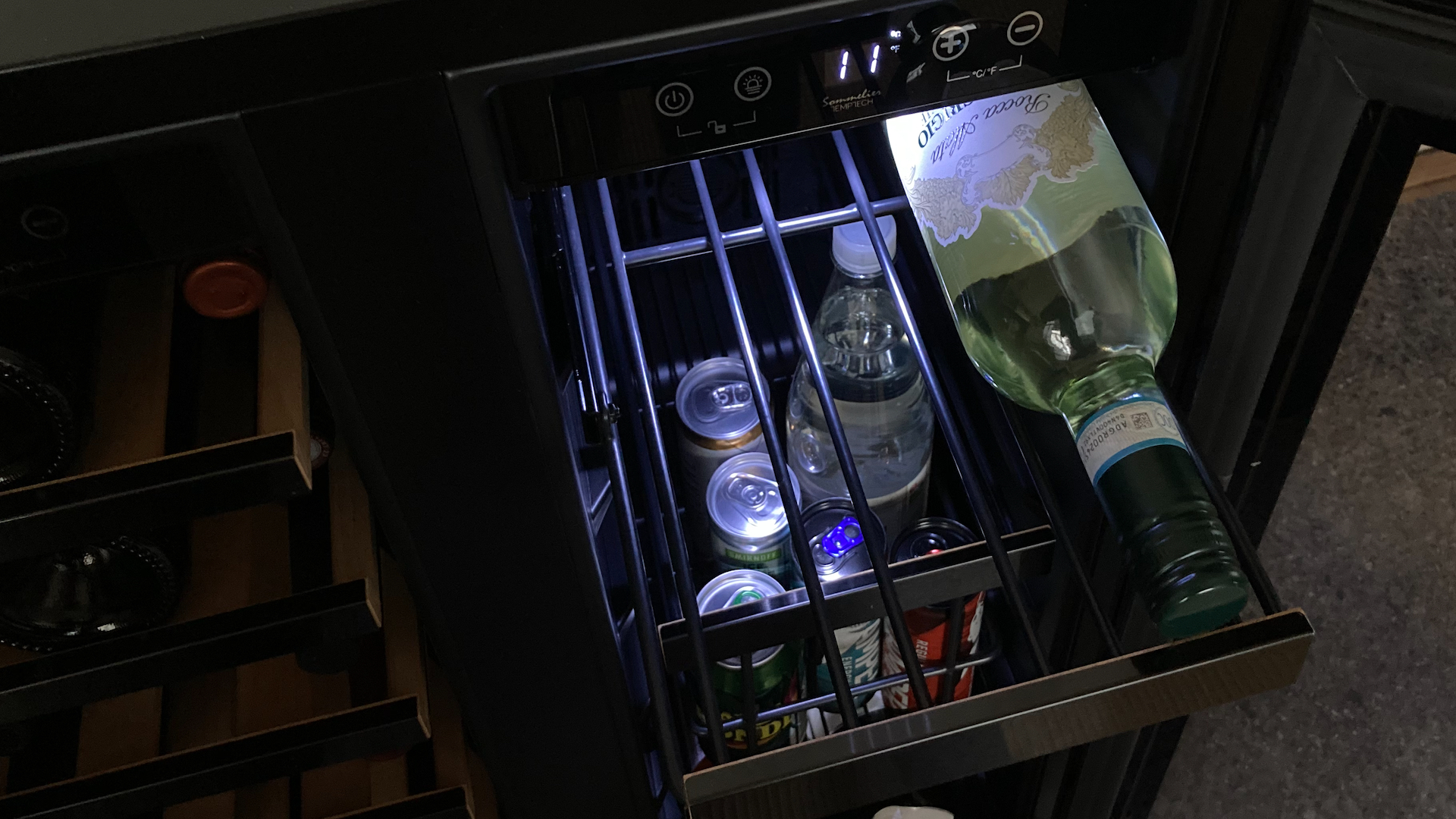 Temptech Sommelier (SOM2DX60DRB) 3 temptech hoejre