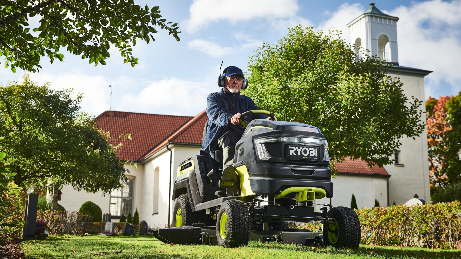 Trädgårdstraktorn är Ryobis första batteridrivna