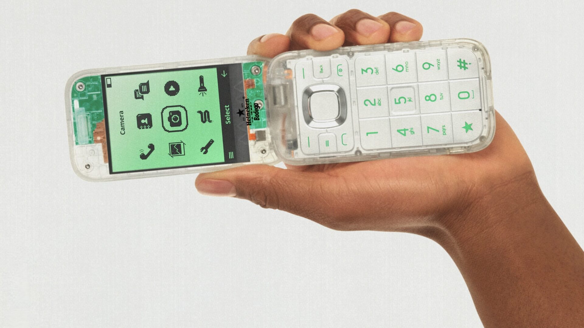 Heineken och Bodega lanserar The Boring Phone
