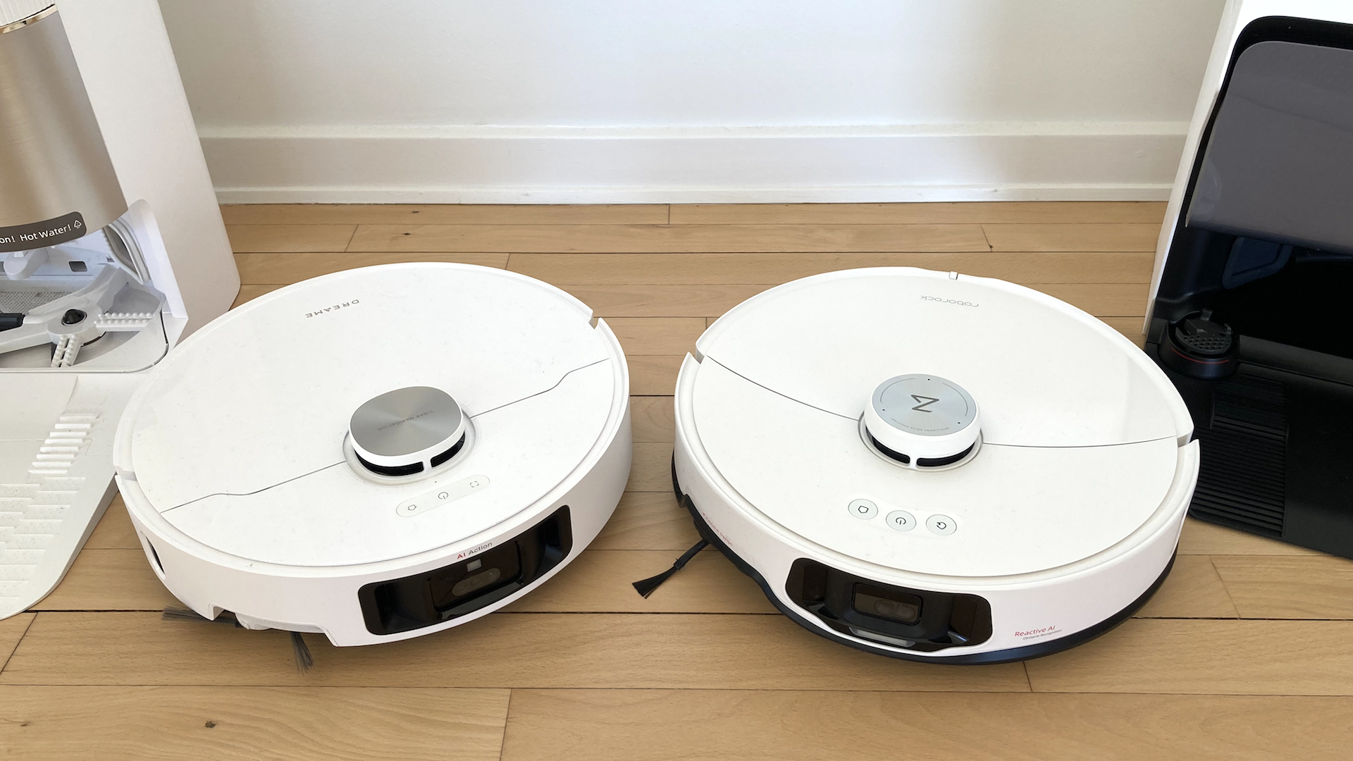 2 robotdammsugare 4 Duellanterne robotter