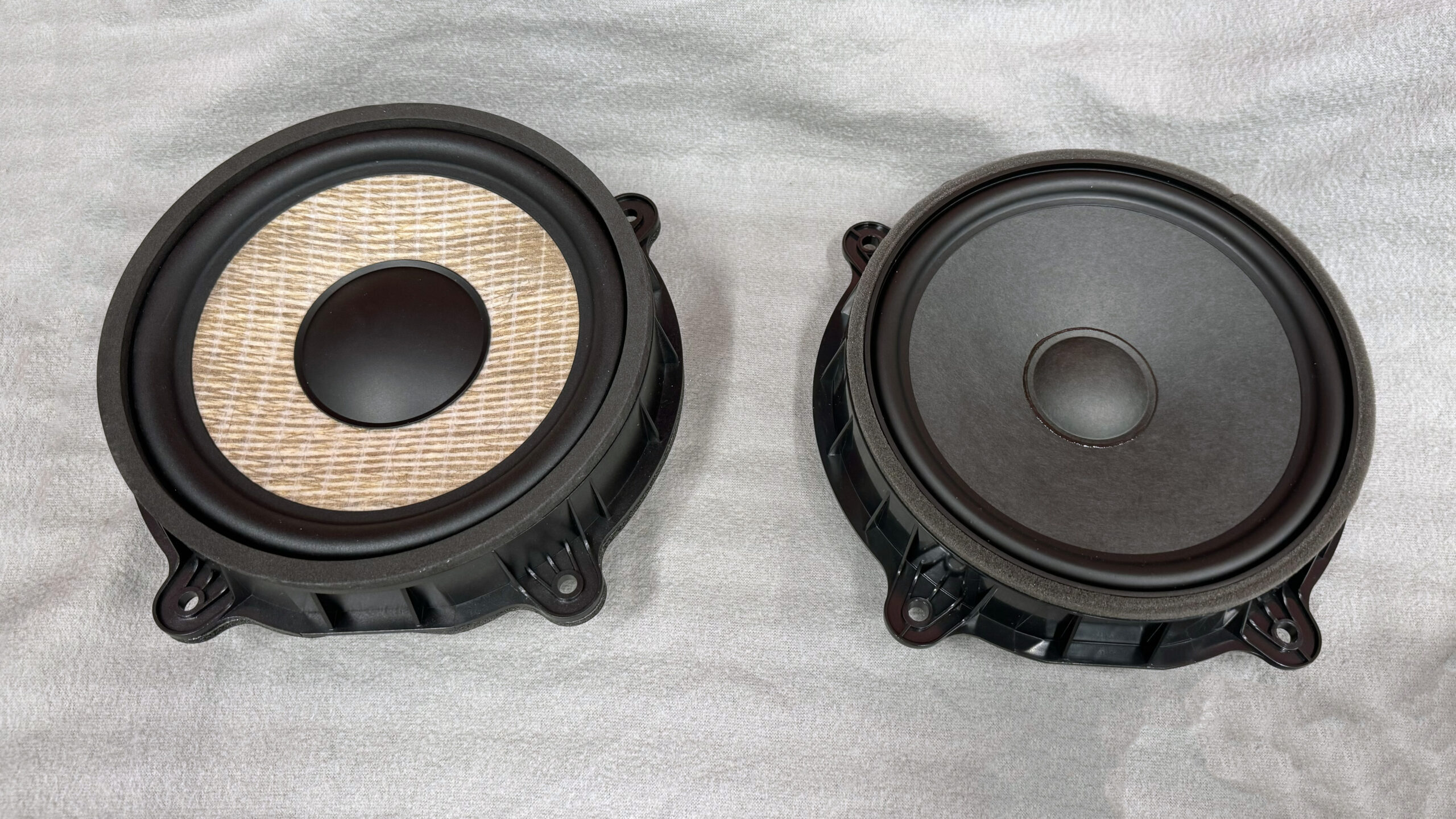 Focal T3Y 3 Focal IW T3Y 200 bass vs Tesla original