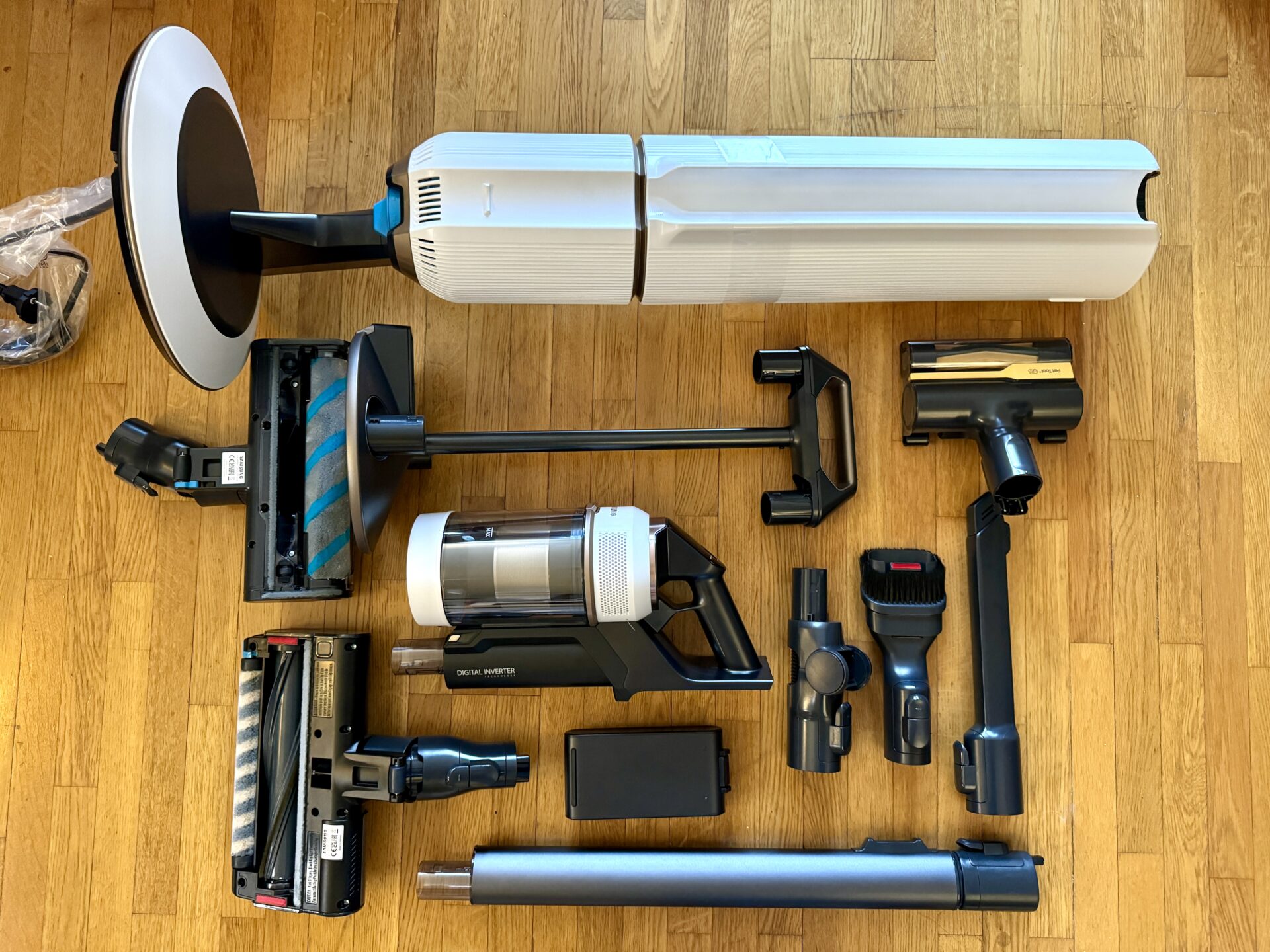 Samsung Bespoke Jet Plus Complete VS20B95843W 2 samsung contents