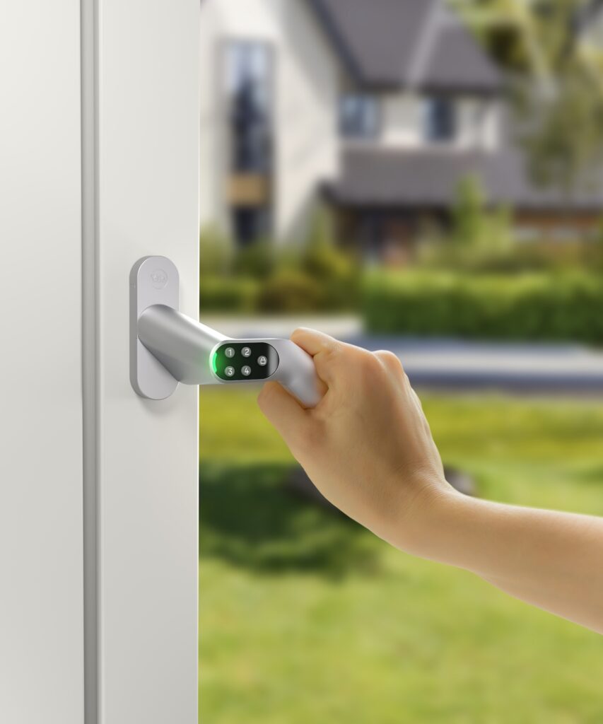 Yale Smart Code Handle gör vardagen lite lättare 1 Lifestyle A HandOpening