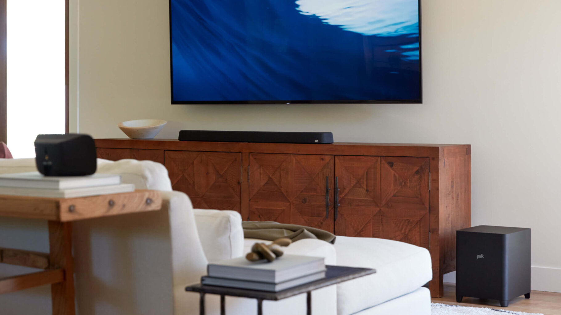 Polk-Magnfi-Max-AX-SR_Lifestyle