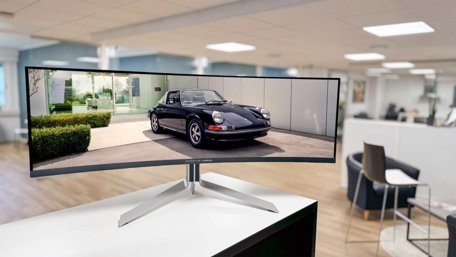 Porsche Design AOC Agon PD49 SPREAD 2