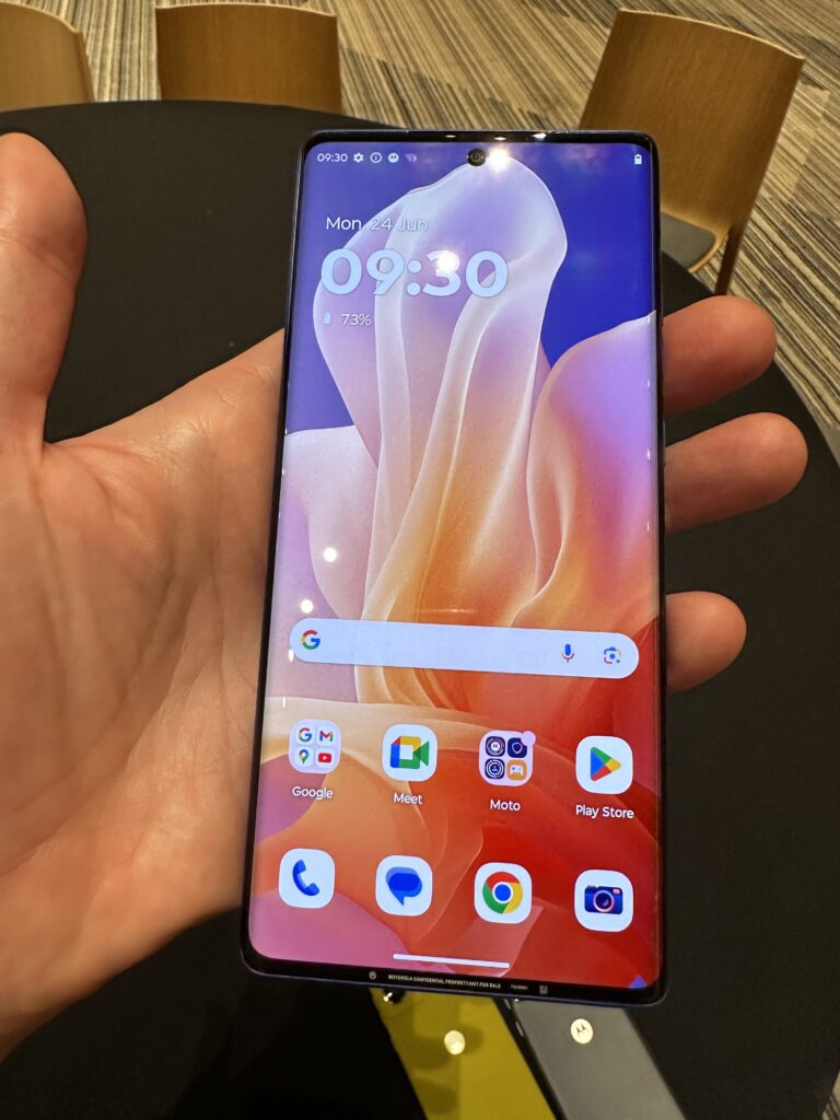 Motorola är redo med nya medlemmar i Razr-familjen 9 moto G85 front