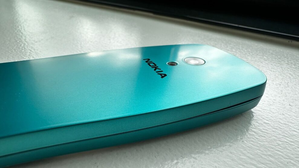 Nokia 3210 (2024) 2 Bagside