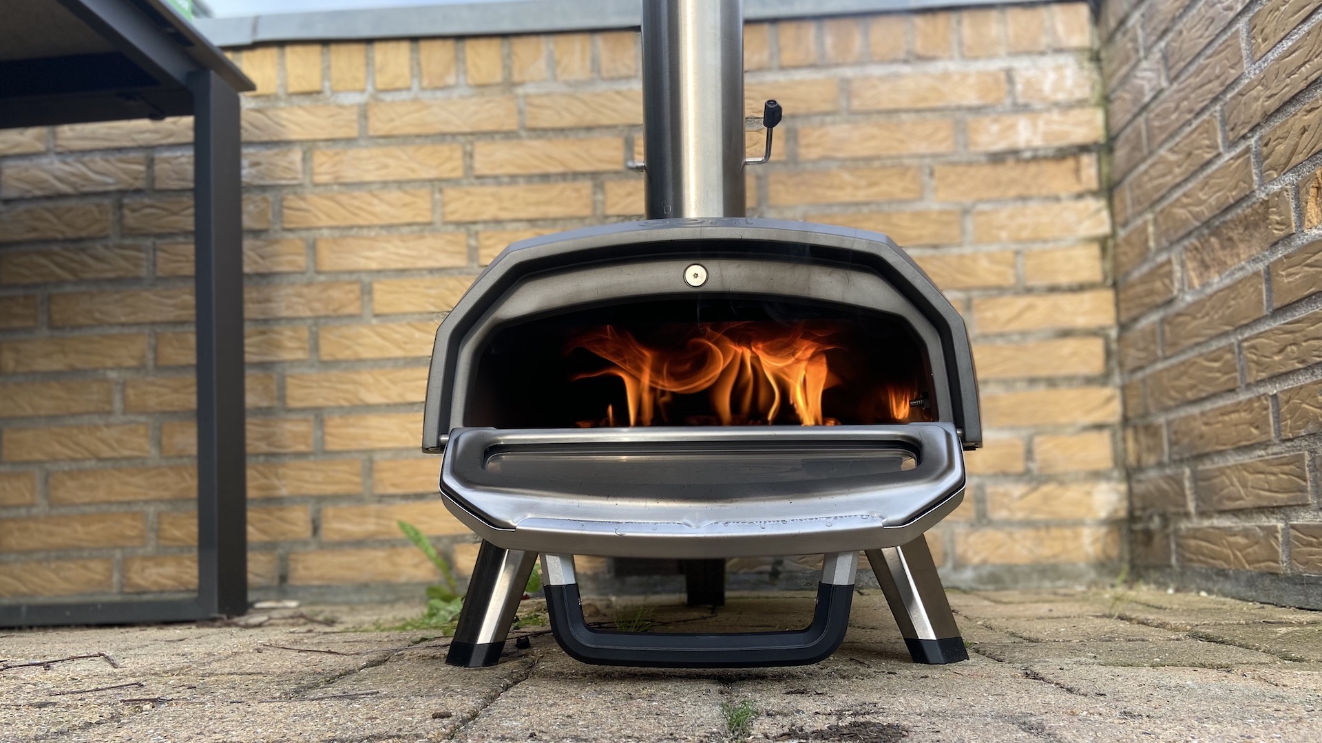 Ooni Karu 12G Multi-Fuel Pizzaugn
