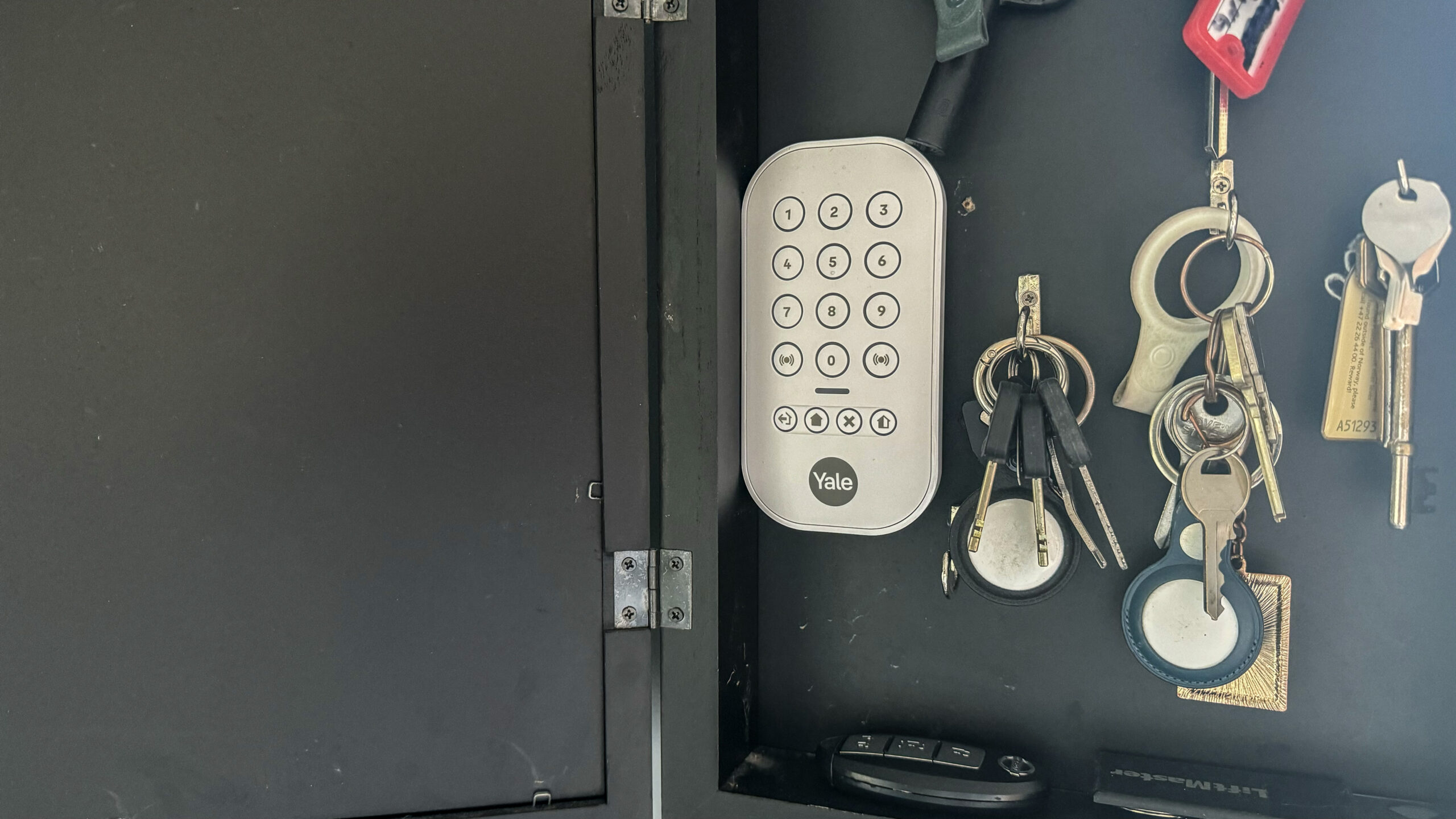 Yale Smart Alarm Starter Kit+ 4 Yale Smart Alarm panel