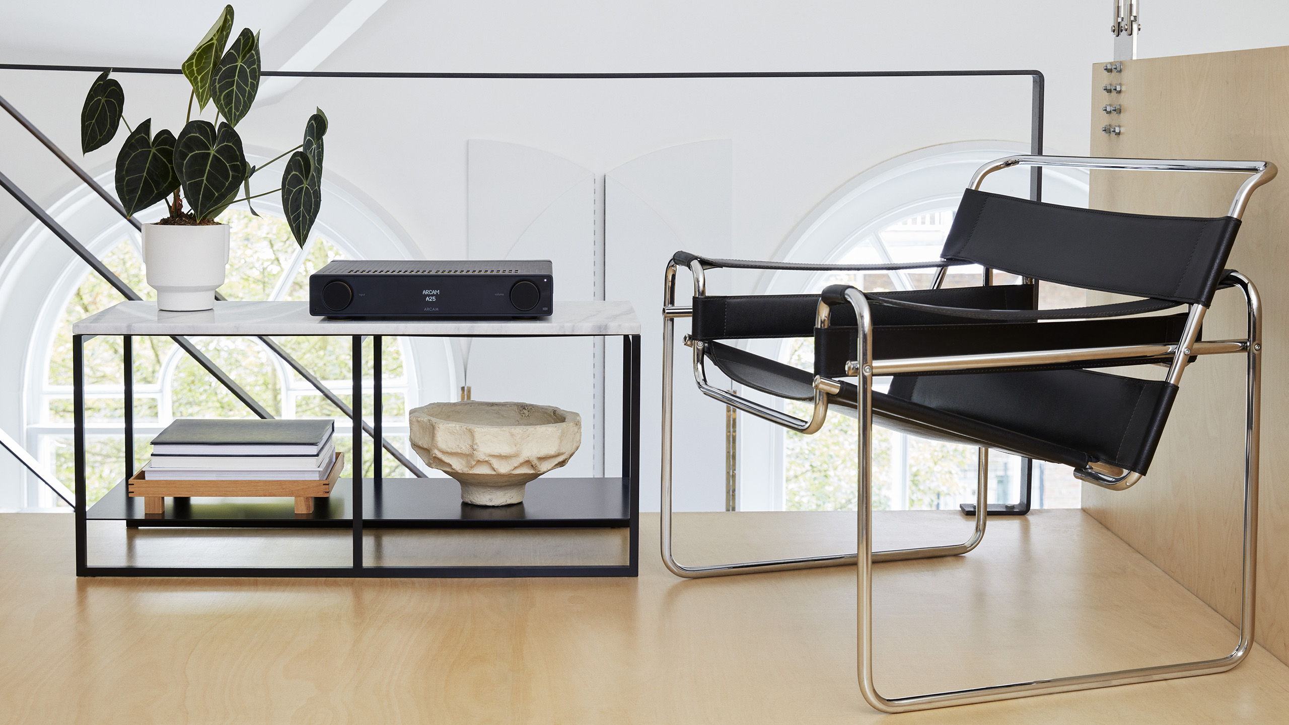 Arcam Radia A25 1 ARCAM Radia Cameo A25 Lifestyle 2
