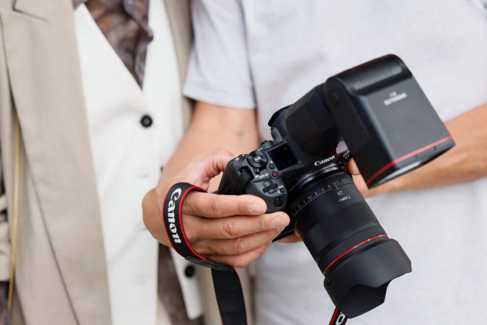 Canon RF-S 7.8mm F4 STM Dual 5 RF 24MM F1.4L VCM UseCase Portrait Lifestyle 26
