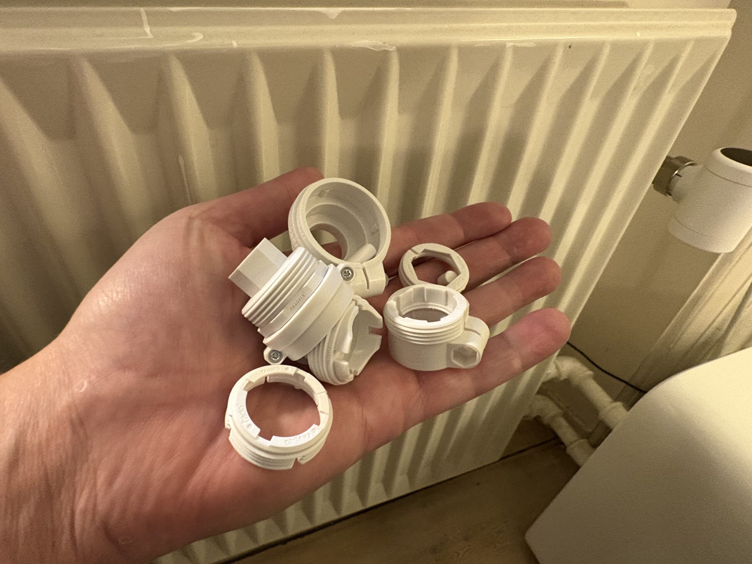 Tado Wireless Smart Radiator Termostat X Starter Kit 3 Tado X fittings scaled