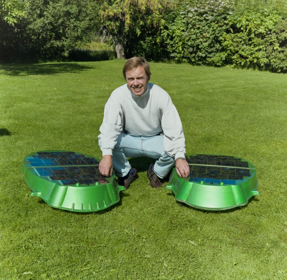 Det er hele 30 år siden den første robotgressklipperen 2 Det er hele 30 år siden den første robotgressklipperen 2