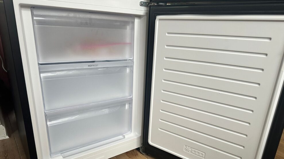 Electrolux kyl och frys (ENT8MD36B) 2 Fryser