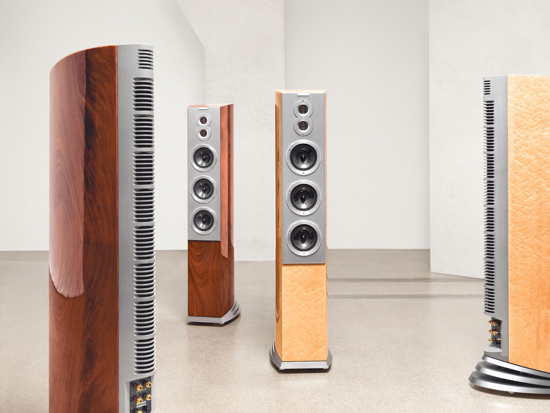 Audiovector R 10 Arreté lanserade