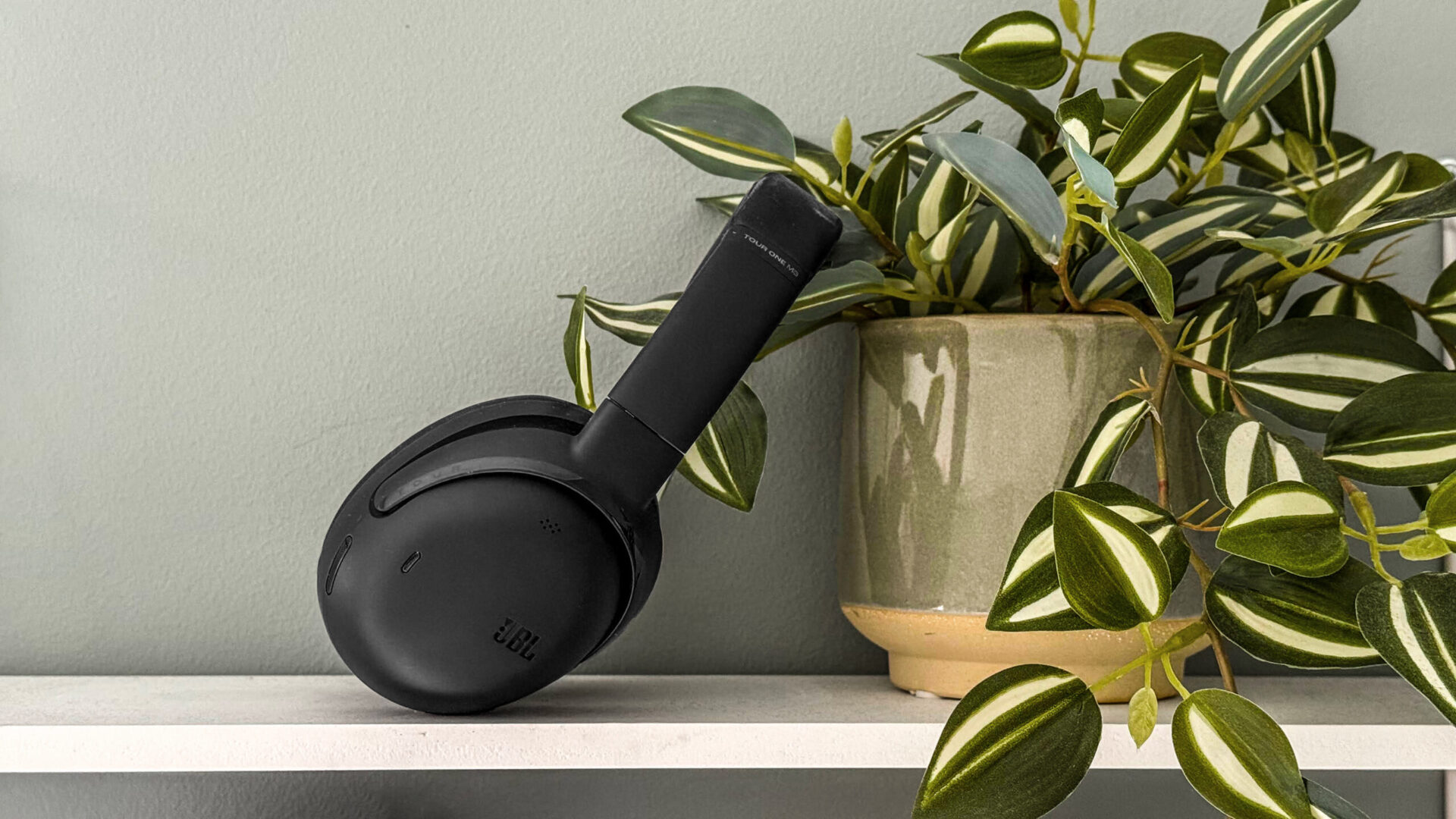 JBL Tour One M3