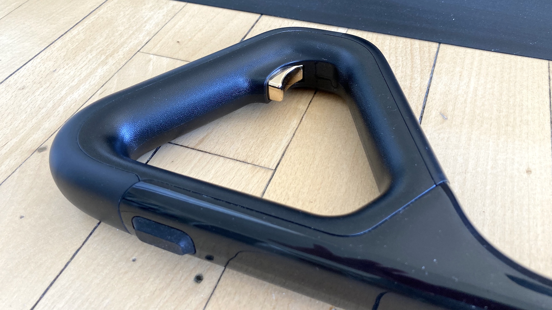 Mova X4 Pro handle
