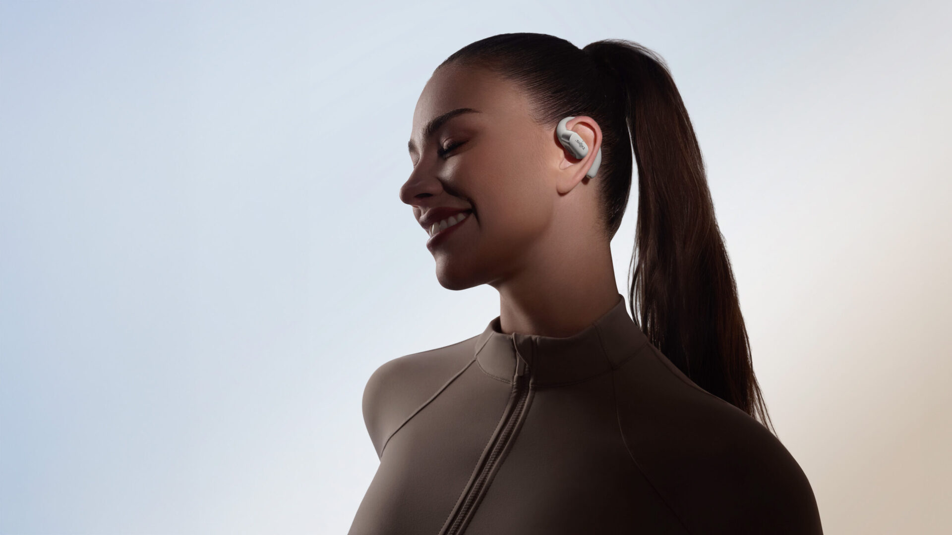 Shokz OpenFit 2: Dubbla element ger öppna hörlurar bättre ljud