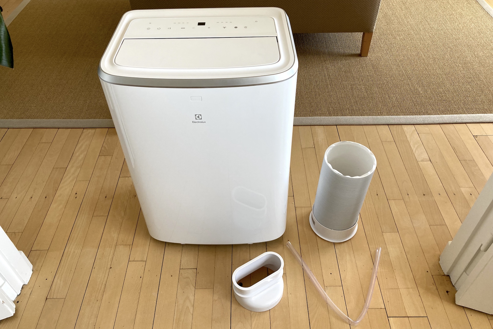 Electrolux Comfort 600 BTU 12000 (EXP34U339CW) 1