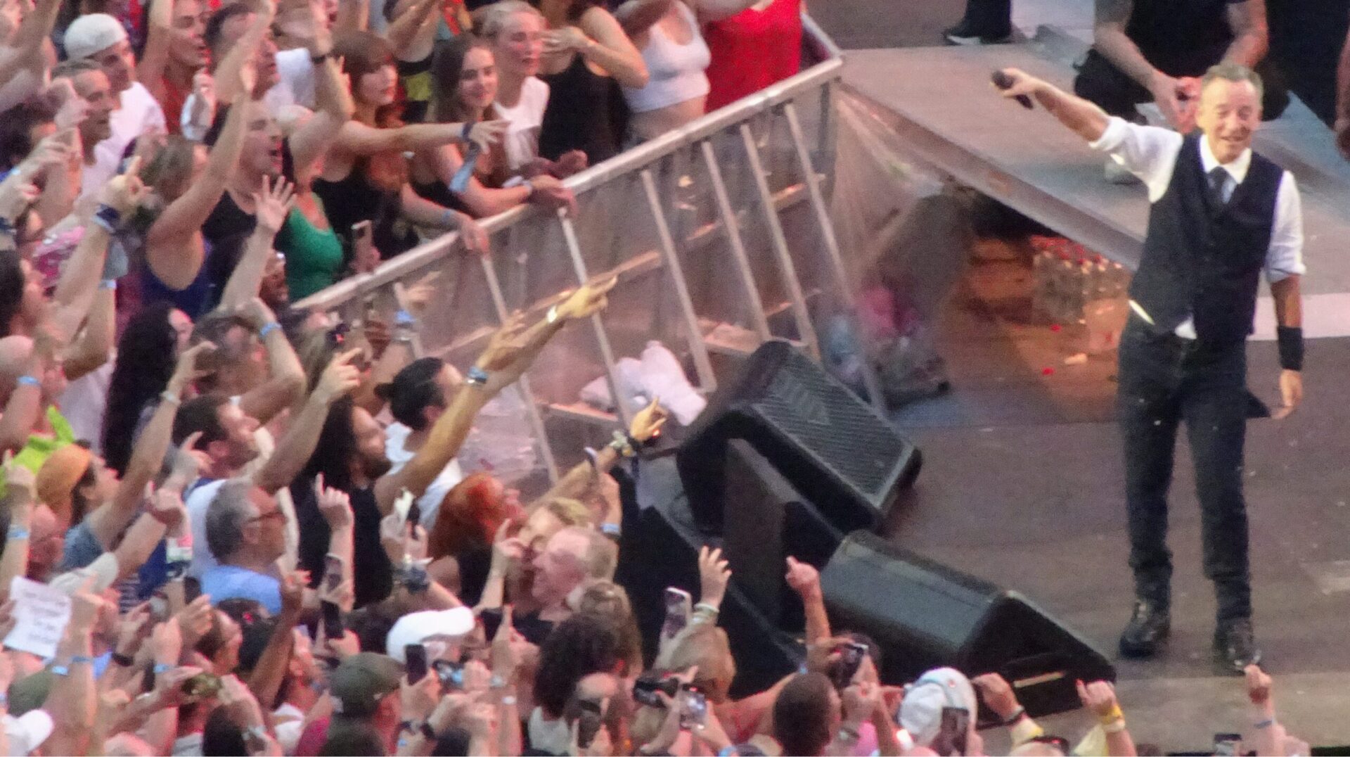 Bruce Springsteen – Land of Hope and Dreams Tour 25 1 97 scaled 1