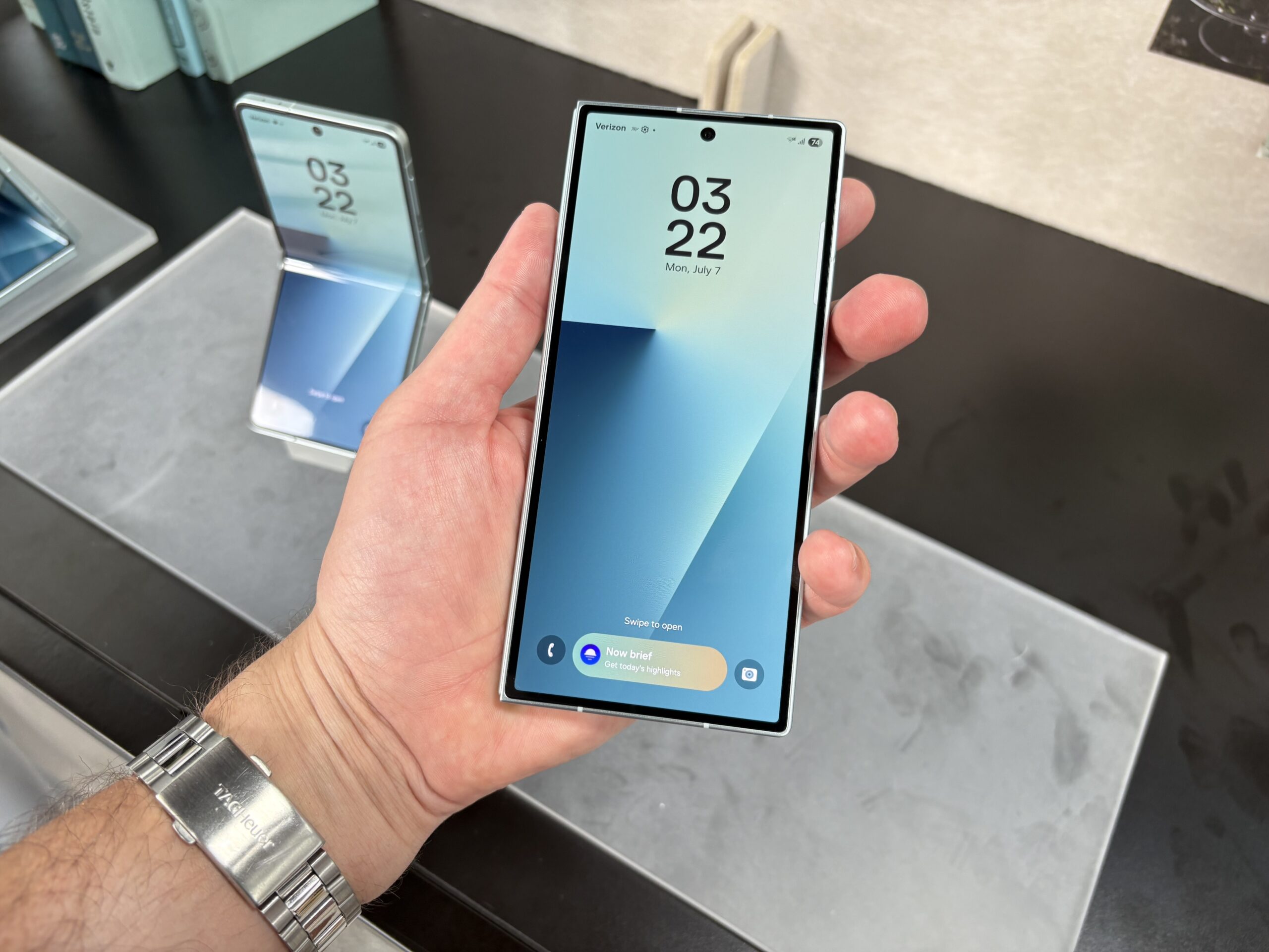 Samsung Galaxy Z Fold7 frontscreen scaled