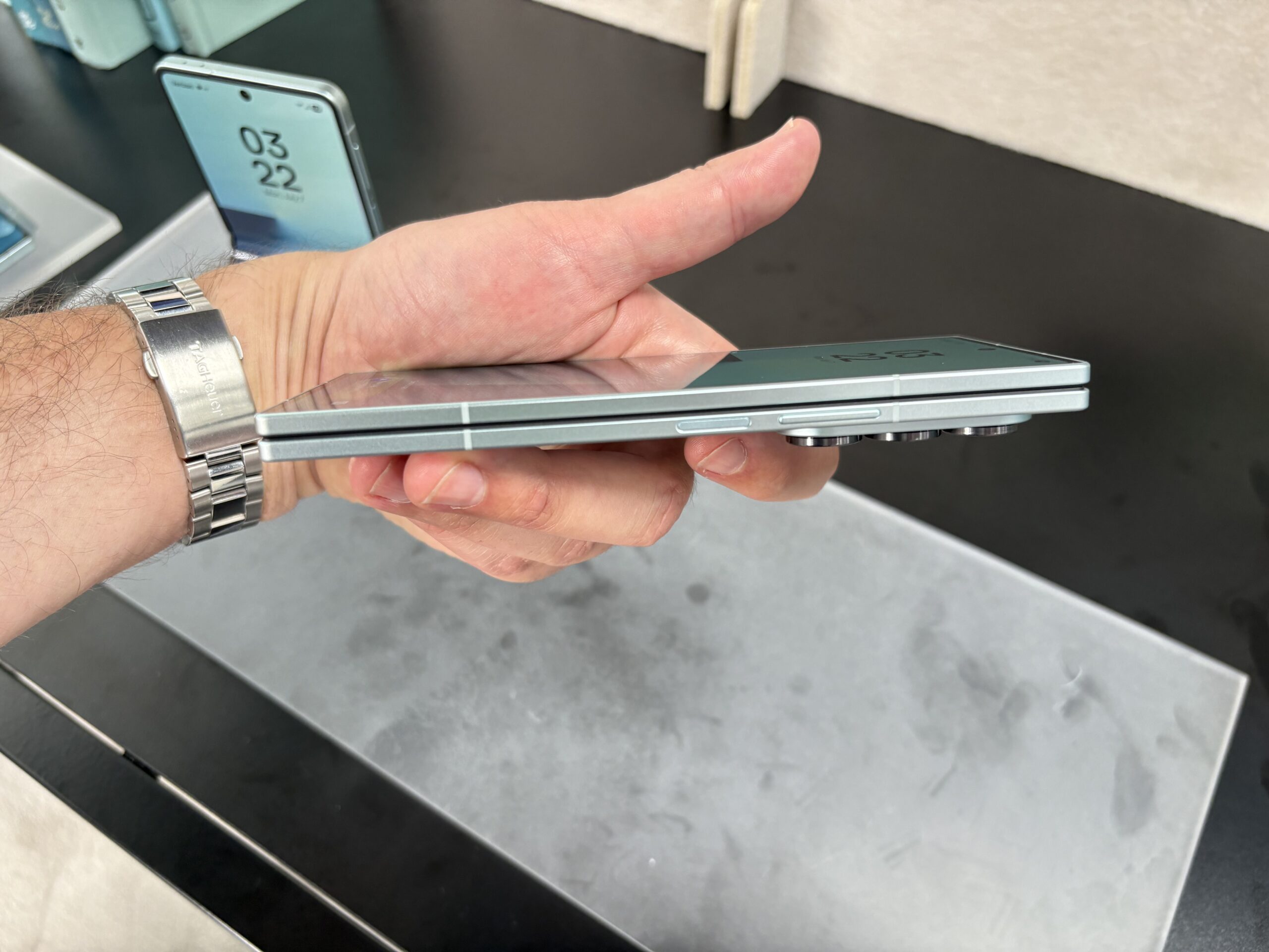 Samsung Galaxy Z Fold7 side scaled