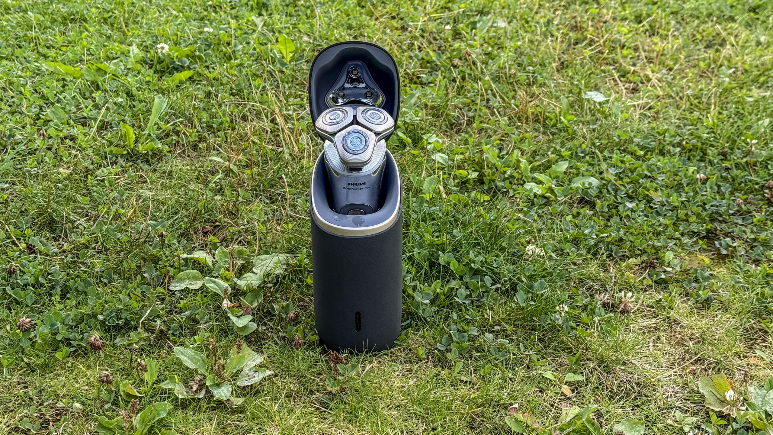 Philips i9000 Prestige Ultra (XP9404) 3 Philips i9000 Prestige Ultra charging case GeirNordby