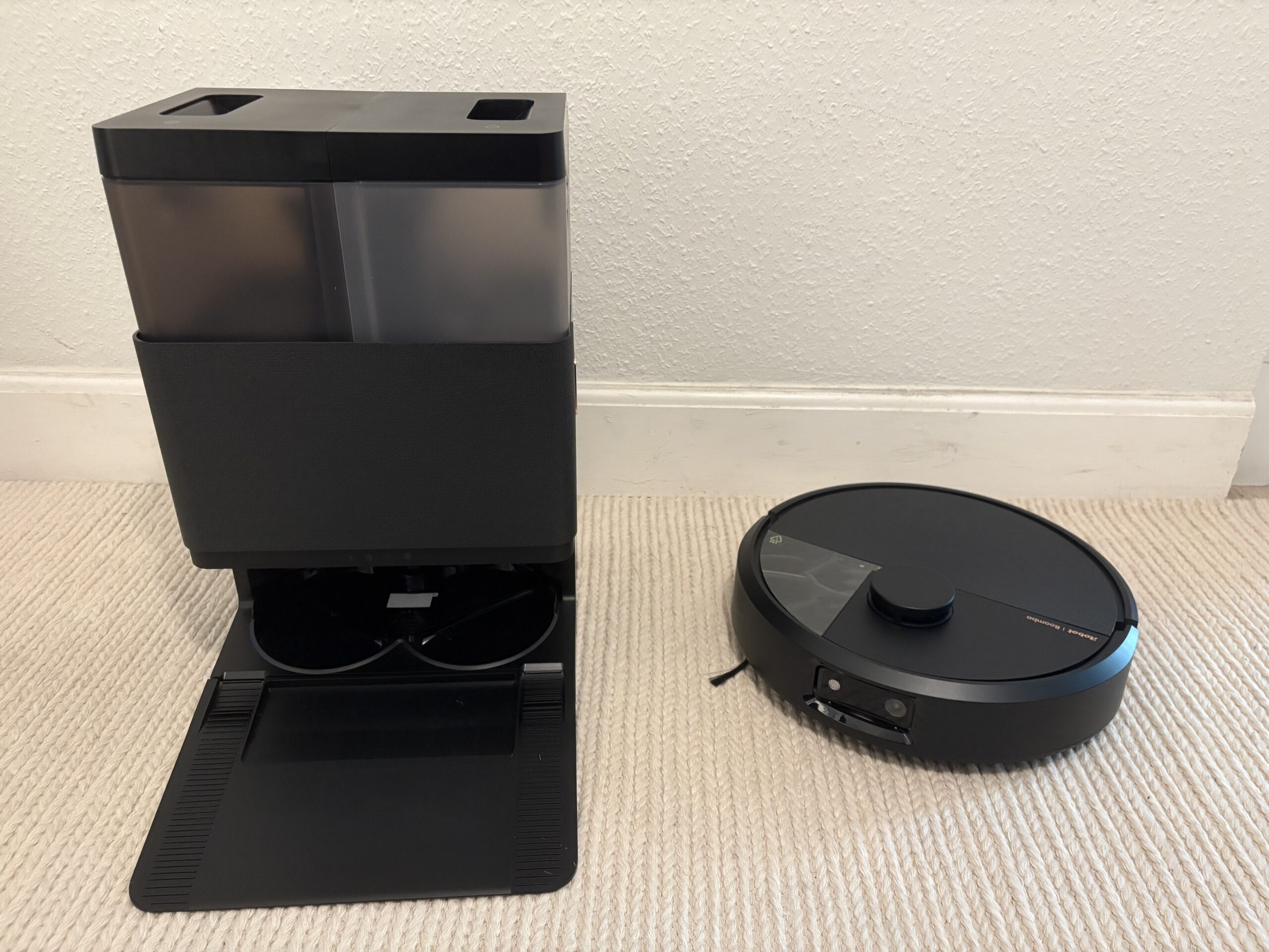 Roomba Plus 505 combo 03 scaled