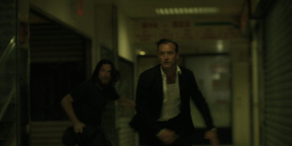 Black_Rabbit_S1_E8_00010-scaled