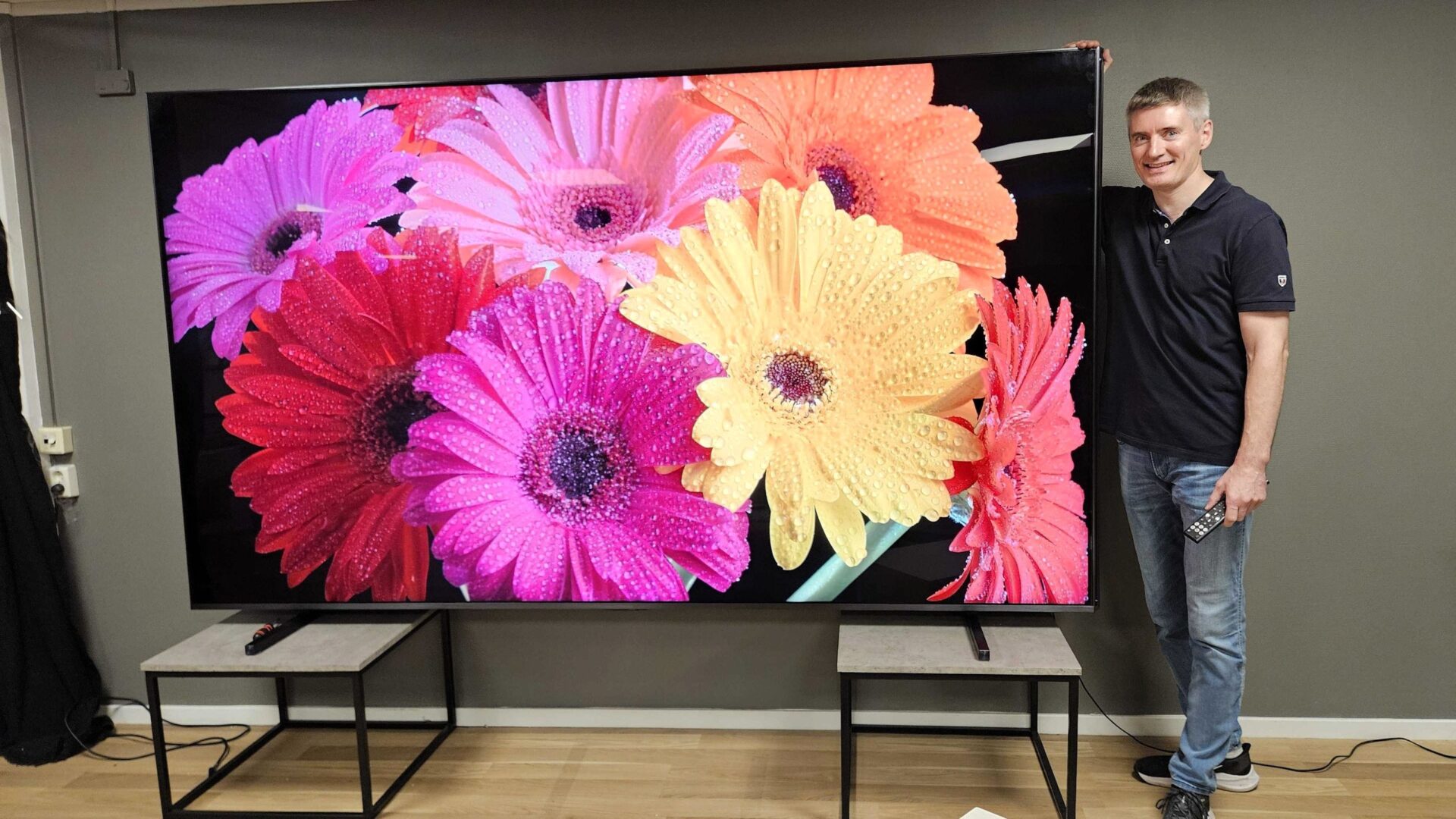 Världens största TV på testbänken: Hisense 116UX