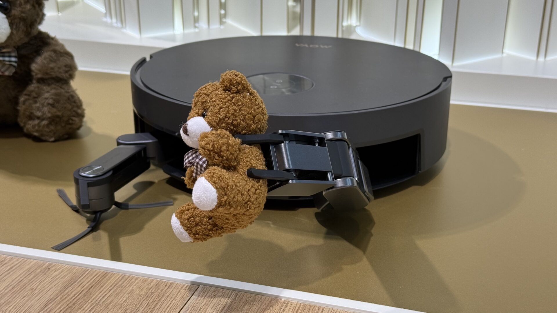 IFA 2025: Mova lanserar robotdammsugare med högtryckstvätt