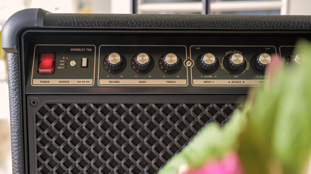 Marshall Bromley 750 1 Marshall Bromley 750 front