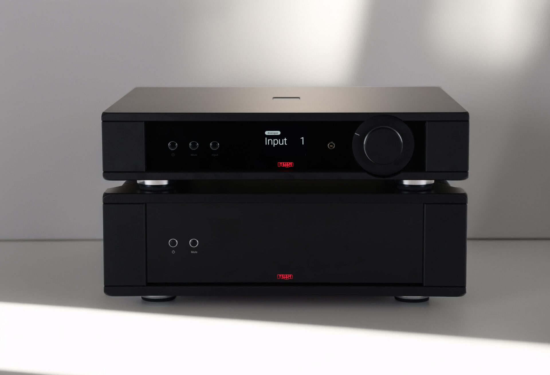 Rega Mercury och Solis officiellt lanserade